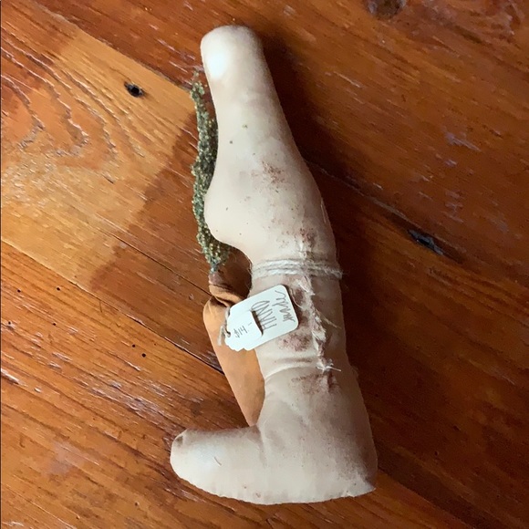 🥕 Handmade Primitive Rabbit with Carrot - Picture 4 of 6